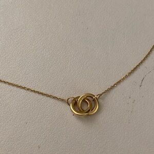 14k Elegant Gold Interlocked Necklace